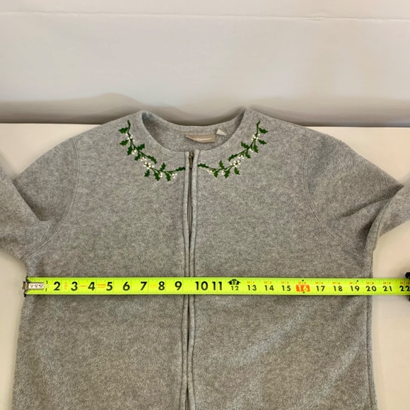 Christmas Embroidered Holly Granny cottagecore fleece jacket cardigan red gray - Picture 9 of 11